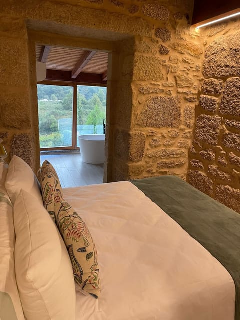 Deluxe Double Room, Bathtub | Desk, laptop workspace