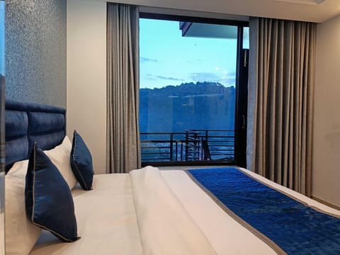 Deluxe Room | 1 bedroom, free WiFi, wheelchair access