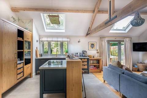 Cottage, 2 Bedrooms | Private kitchen | Fridge, microwave, oven, dishwasher