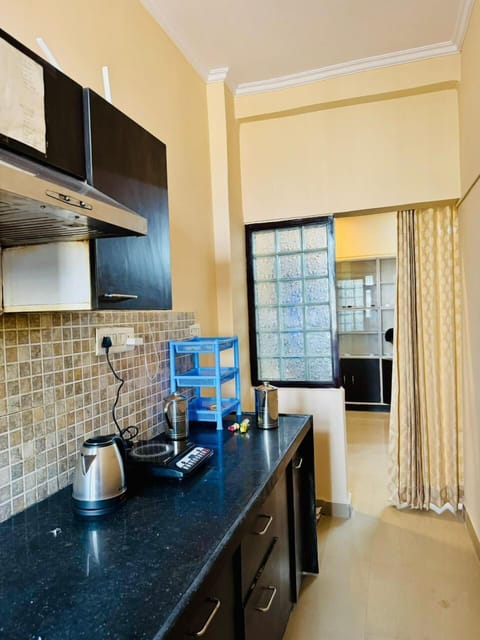 Deluxe Double Room | Private kitchen