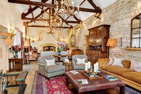 Deluxe House, Garden View | Living area | Smart TV, heated floors