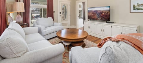 Living Area with Smart TV | Plenty of comfortable seating!