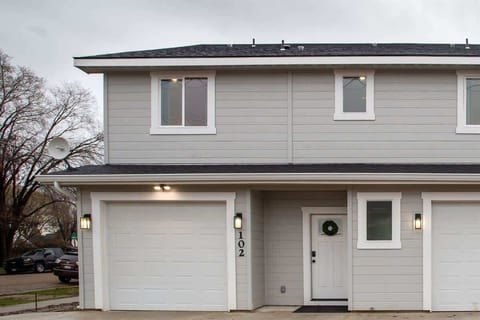 1 Car Garage Unit 102