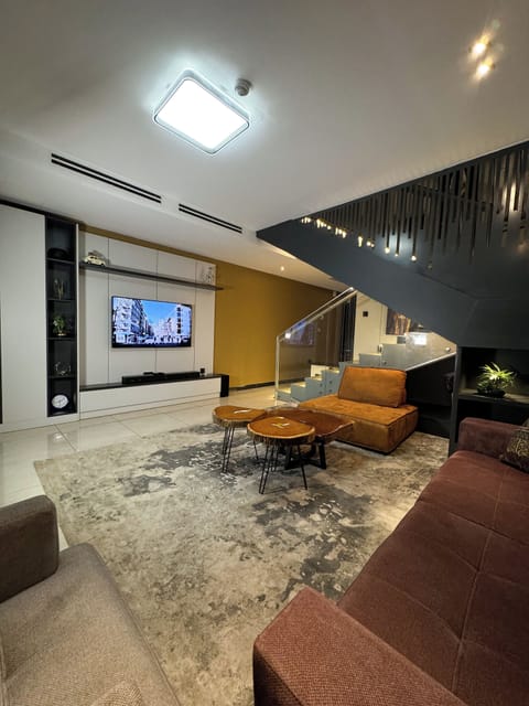 Apartment, Balcony, City View | Living area
