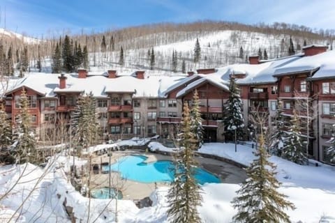 Hotel, Resort, Tree, Outdoors, Nature