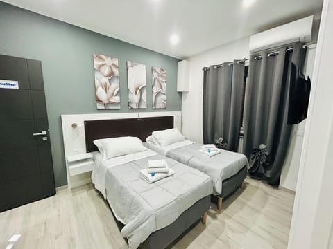 Comfort Double or Twin Room | In-room safe, desk, free WiFi