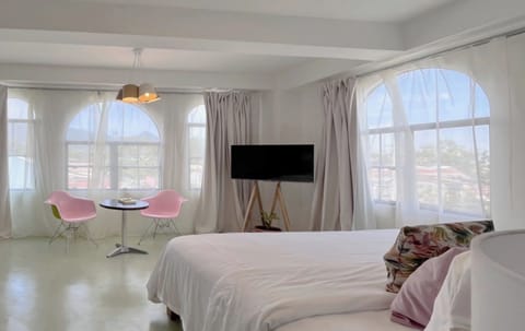 Premium bedding, pillowtop beds, in-room safe, desk