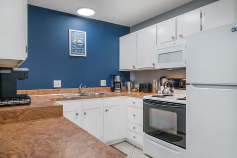 Perfect Kitchen to Cook In | Main Level