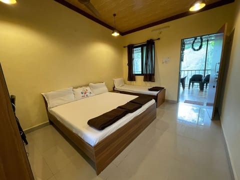 Premium Room, Balcony, City View | Individually furnished, laptop workspace, bed sheets