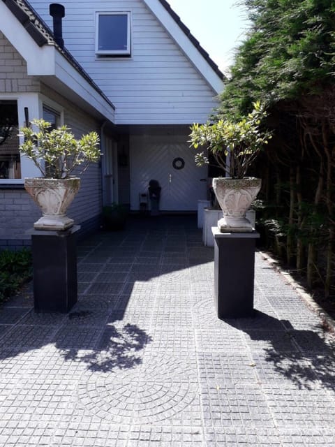 House | Exterior detail