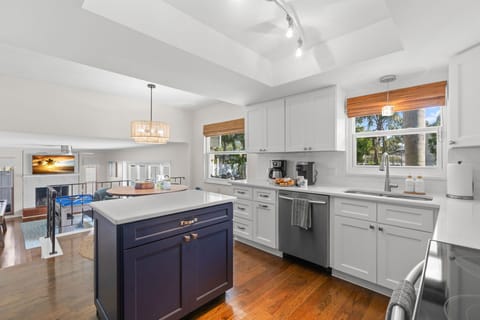 Because vacations taste better when the kitchen’s this good. Whip up your favorite meals, gather around the table, and let the laughter spill over like the wine.