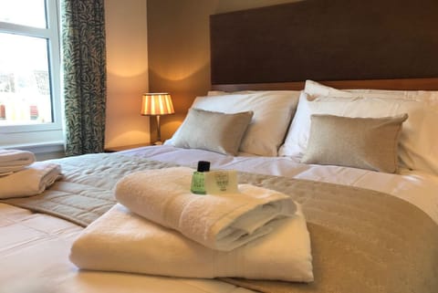 Double ensuit bedroom