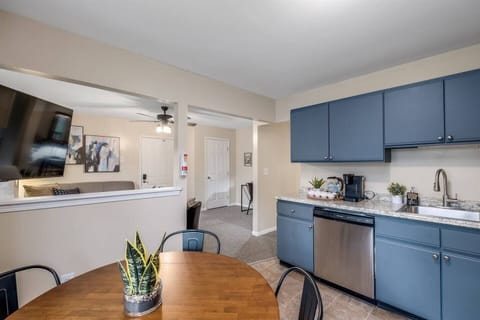 Apartment, 2 Bedrooms | Private kitchen | Fridge, oven, coffee/tea maker