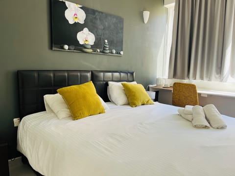 Superior Twin Room, Pool View | Minibar, desk, blackout drapes, free cribs/infant beds