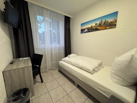 Standard Single Room | Desk, free WiFi