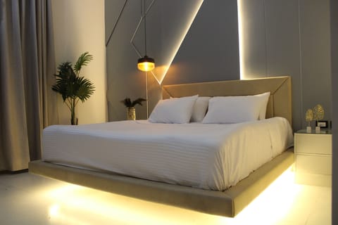 In-room safe, desk, laptop workspace, blackout drapes