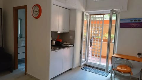 Apartment | Living area | Flat-screen TV