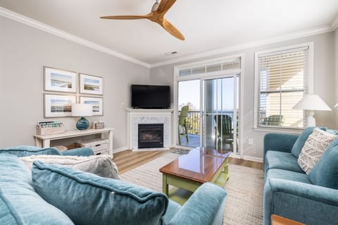 Sunset Island 6 Hidden Cove Way, Unit 3E Living Room