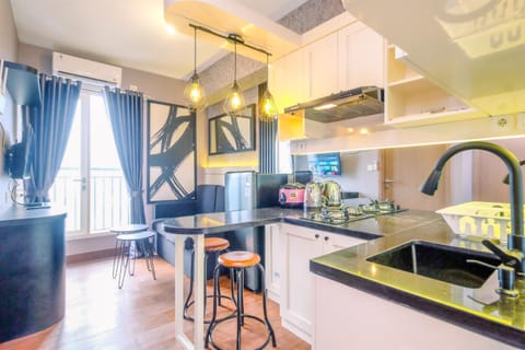 Standard Apartment, 1 Bedroom (Apartment) | In-room dining