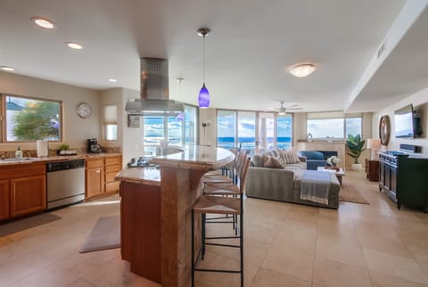 Great Kitchen for Entertaining | Lots of Counter Space