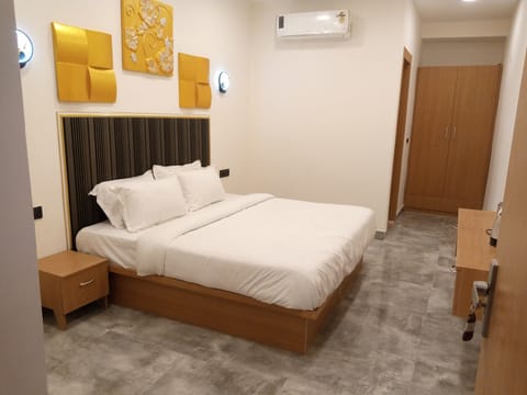 Comfort Double Room | Iron/ironing board, free WiFi