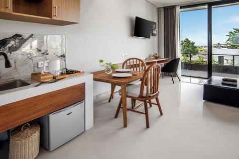 Suite, Pool View | Free WiFi