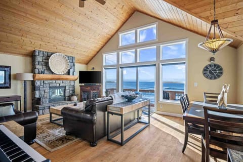 Welcome to the Into the Mystic. We hope we get to host you at this one of a kind ocean view rental. Please reach out with any questions.