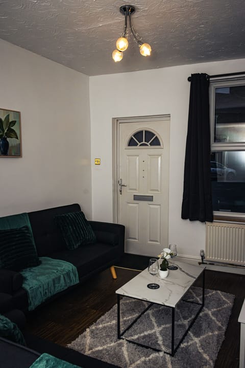 Living Room / Lounge
