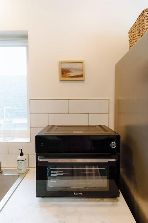 52a7e404-2e2b-4da0-ada1-20b51013e817