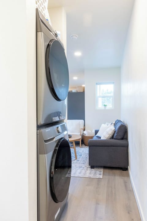 c9a602b1-f579-4c5f-b7e4-7f704cc7bdf9