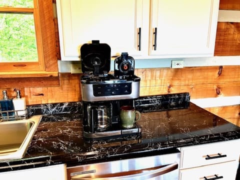 Coffee maker - have it your way, drip or Keurig!