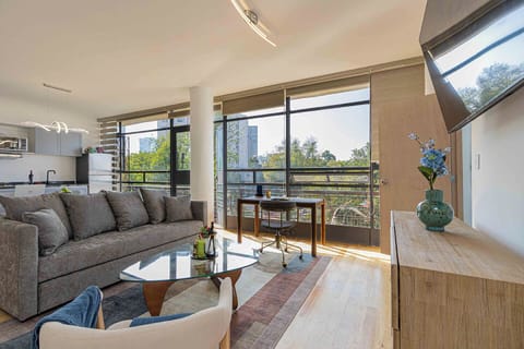 Comfort Apartment, 1 Bedroom, Balcony, City View | Living area