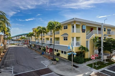 Condo, 1 Queen Bed with Sofa bed (Harbour House 215) | Exterior