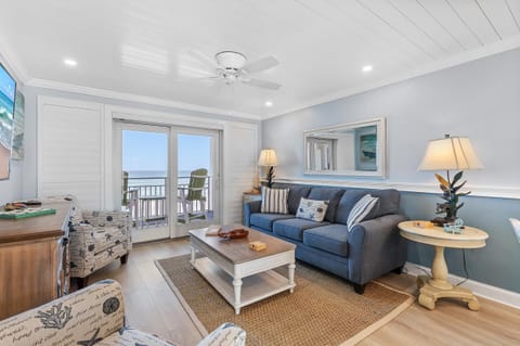 Condo, 1 King Bed (Sea Coast Gardens II 402) | Living area