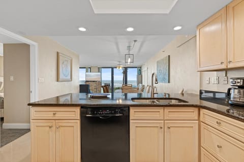 Condo, Multiple Beds (Sunrise 109) | Private kitchen | Oven, coffee/tea maker, toaster, blender