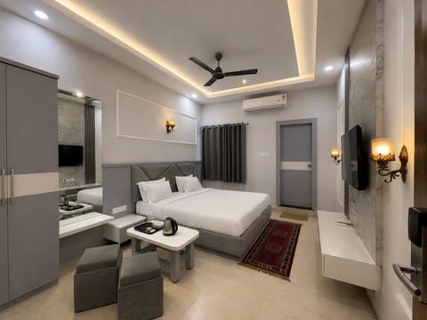 Premium Double or Twin Room, City View | Desk, laptop workspace, WiFi (free), bed sheets