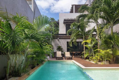 Incredible pool located in the patio