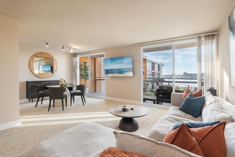 Breathtaking Marina del Rey views & sun-drenched coastal comfort.
