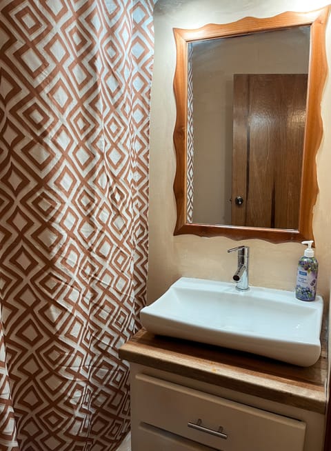 Standard Room | Bathroom