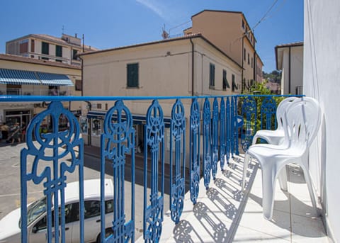 Balcony-Mirna-Elba Island