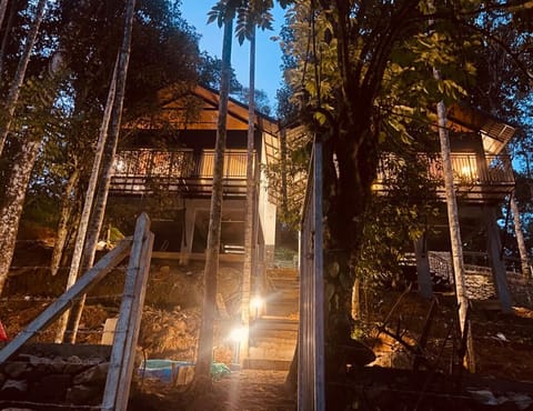 Romantic Cottage, Balcony, River View | Living area | Flat-screen TV, fireplace