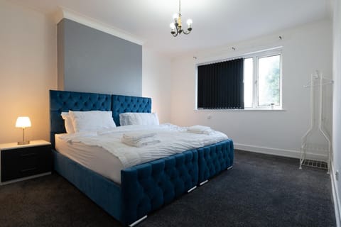 Apartment | 2 bedrooms, iron/ironing board, free WiFi, bed sheets