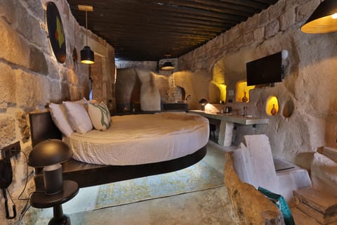 Superior Double Room, 1 King Bed, Non Smoking, Bathtub | Egyptian cotton sheets, premium bedding, down comforters