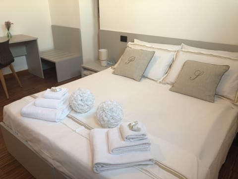 Apartment | 2 bedrooms, in-room safe, blackout drapes, soundproofing