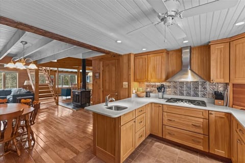 The Ski Barn-Restored Historic Home Near Stowe/Jay (5223)