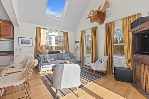 Little River Retreat - Comfort & Style in Stowe (5158)