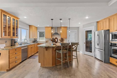 Professionally cleaned by Tangerine Dream Clean before every stay!