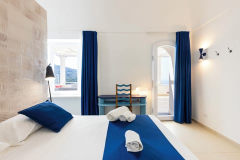 Villa | 6 bedrooms, in-room safe, desk, laptop workspace