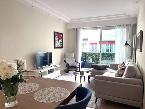 Living room/ dining room
