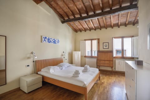 Classic Apartment | 2 bedrooms, free WiFi